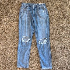 American Eagle mom jean